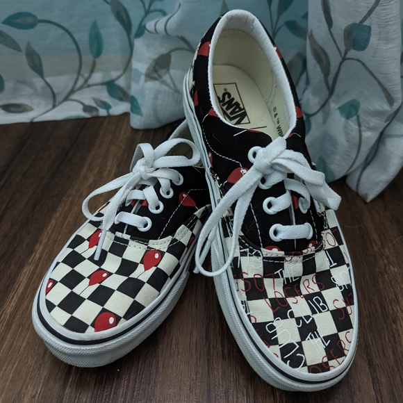 Pennywise Vans, size 6.0 womens - Picture 1 of 8